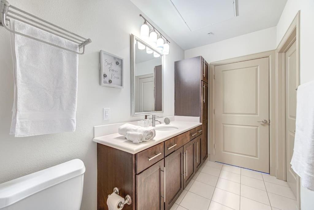 Ferienwohnung Chic 1Br Near Nrg With Pool Wifi Freeparking Houston Exterior foto