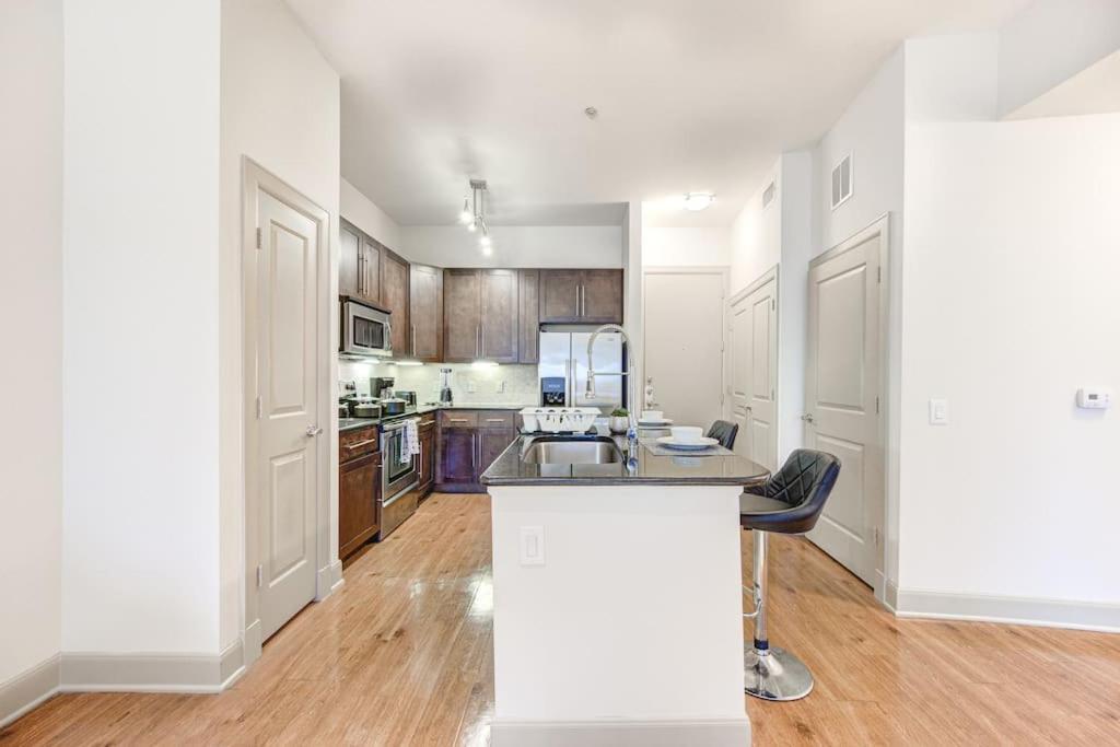 Ferienwohnung Chic 1Br Near Nrg With Pool Wifi Freeparking Houston Exterior foto