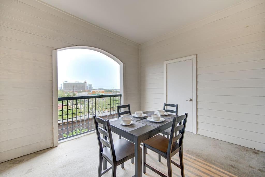 Ferienwohnung Chic 1Br Near Nrg With Pool Wifi Freeparking Houston Exterior foto