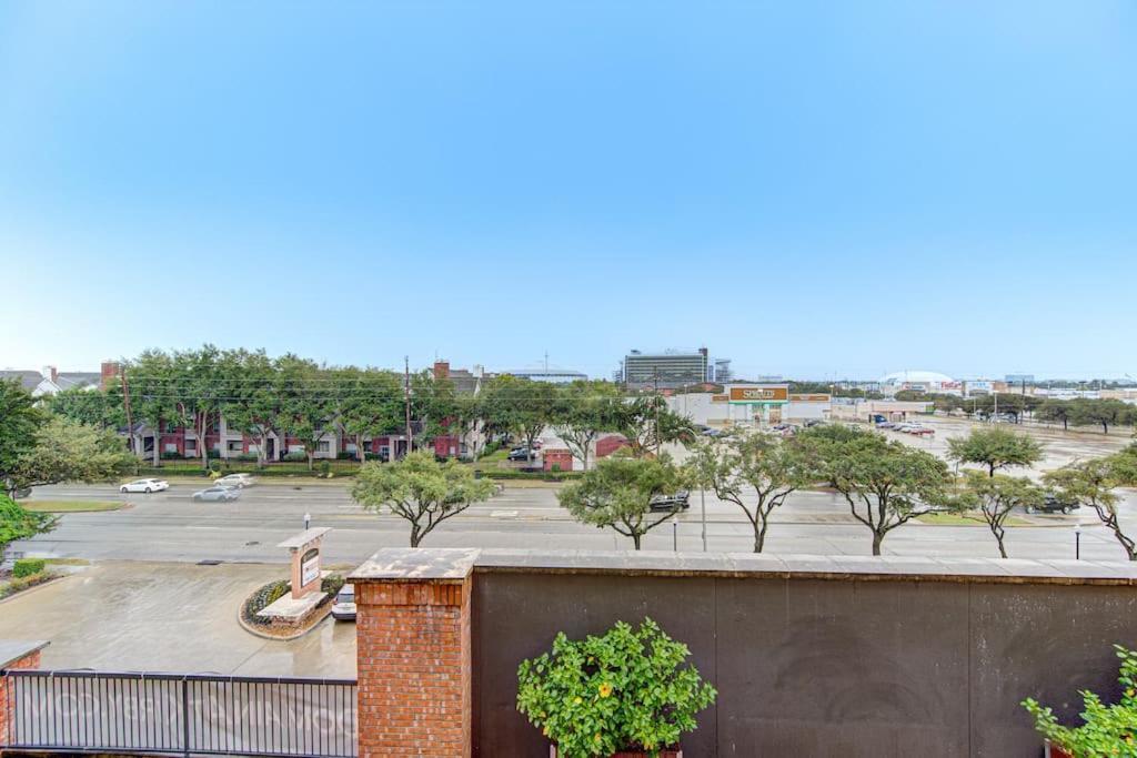 Ferienwohnung Chic 1Br Near Nrg With Pool Wifi Freeparking Houston Exterior foto