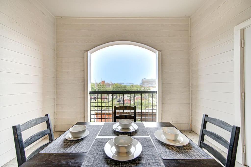 Ferienwohnung Chic 1Br Near Nrg With Pool Wifi Freeparking Houston Exterior foto